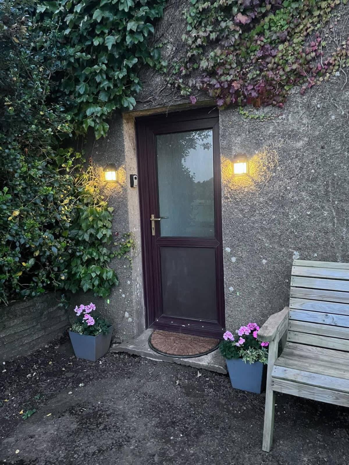 Farmhouse Apartment Saint Ishmaels  Exterior photo
