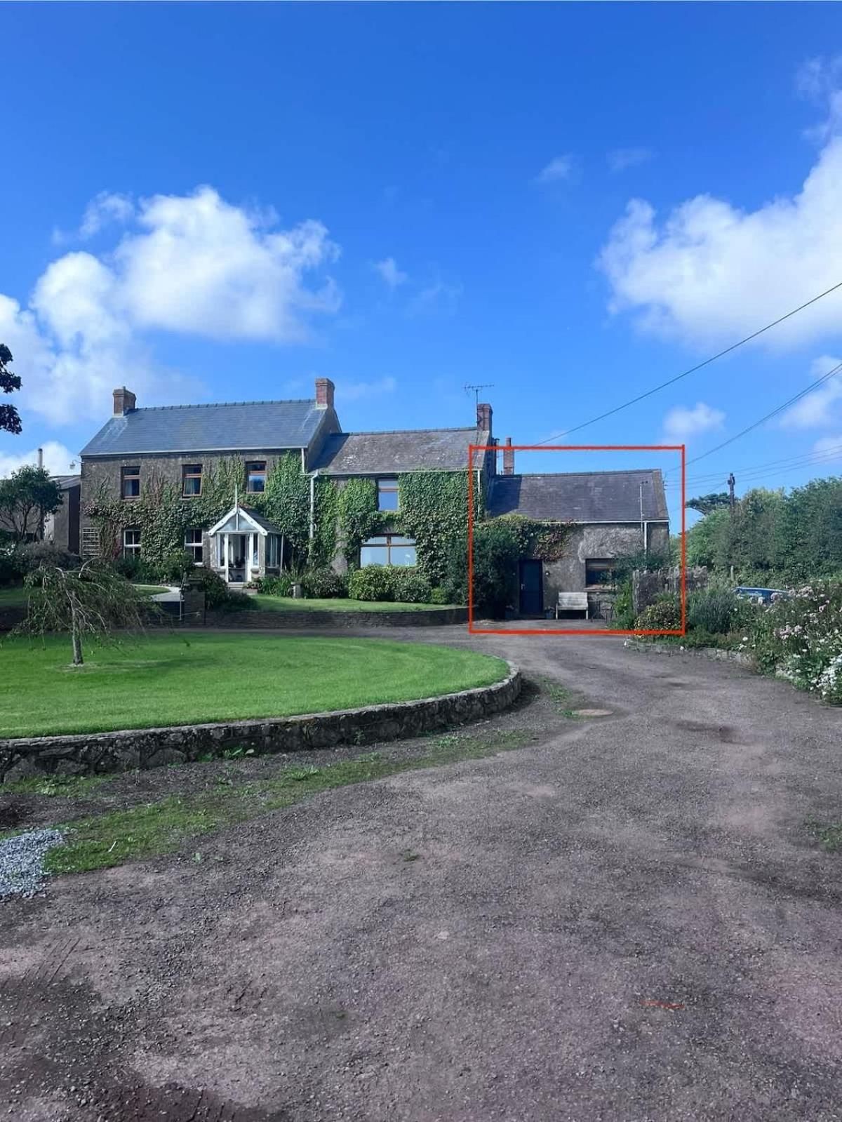Farmhouse Apartment Saint Ishmaels  Exterior photo